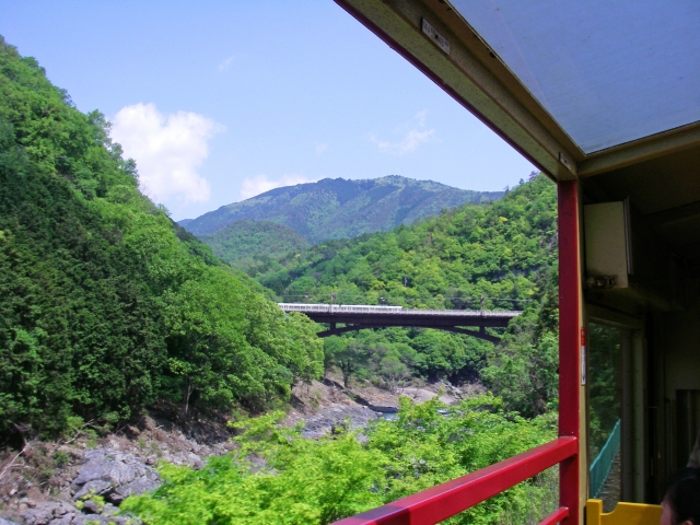 嵐山トロッコは往復か片道か 亀岡駅と嵯峨駅周辺の観光スポットも紹介 ３６５日のお役立ち情報