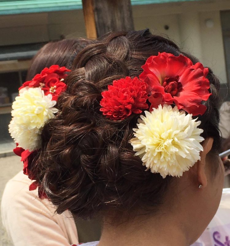 結婚式和装の髪飾りは造花 おしゃれで花嫁を盛り立てるアイテム ３６５日のお役立ち情報