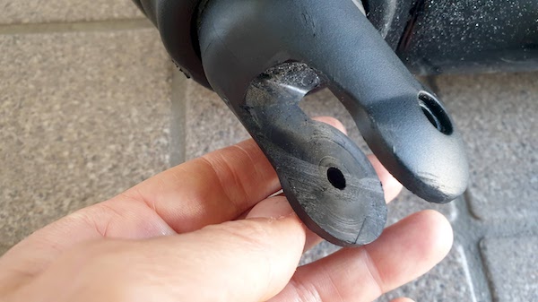 スーツケース　タイヤ交換　自分で